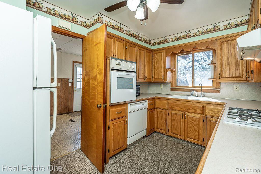 5495 WILSON Road, Columbiaville, MI 48421 — Photo 16