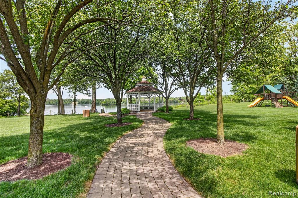 49271 Laguna Drive, Van Buren, MI 48111 — Photo 61