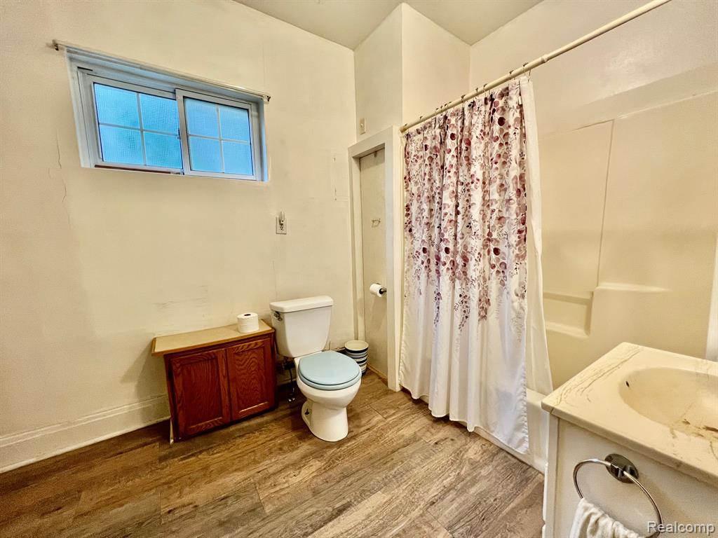 919 WALL Street, Port Huron, MI 48060 — Photo 7