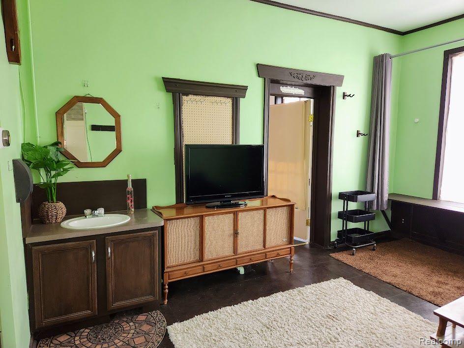 4464 FOREST Street, Leonard, MI 48367 — Photo 37