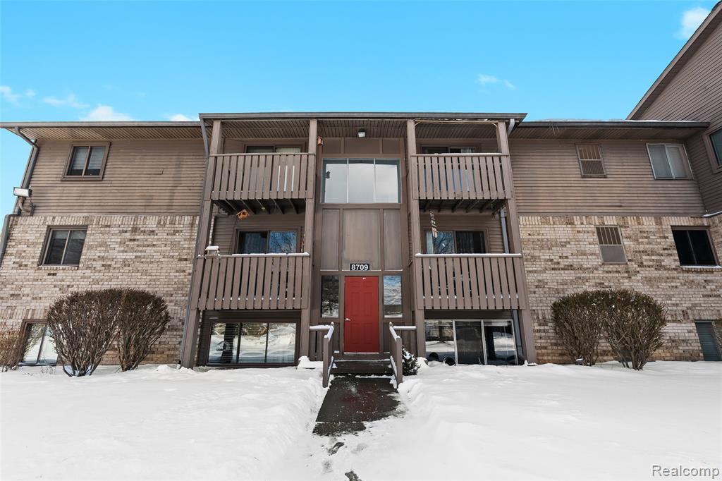 8709 Candlewood Trail, Brighton, MI 48116 — front exterior