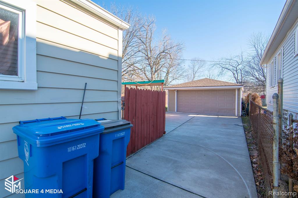 5621 HARDING Street, Dearborn Heights, MI 48125 — Photo 15