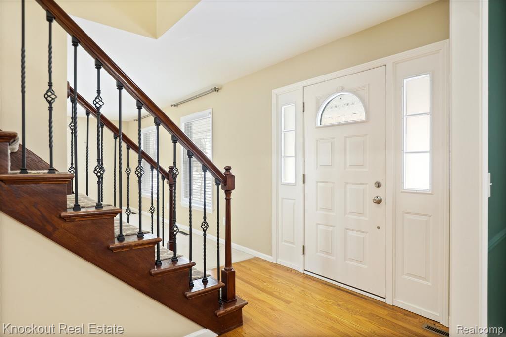 640 Timberwood Lane, Saginaw, MI 48609 — Photo 7