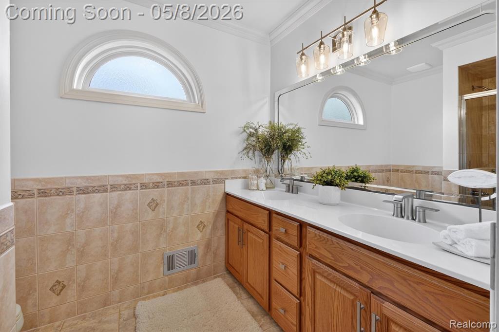 4455 Driftwood Drive, Commerce Twp, MI 48382 — Photo 24