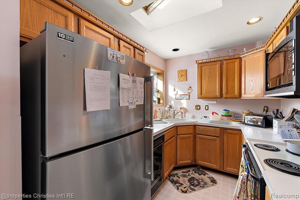 9005 Marlowe Avenue, Plymouth, MI 48170 — Photo 11
