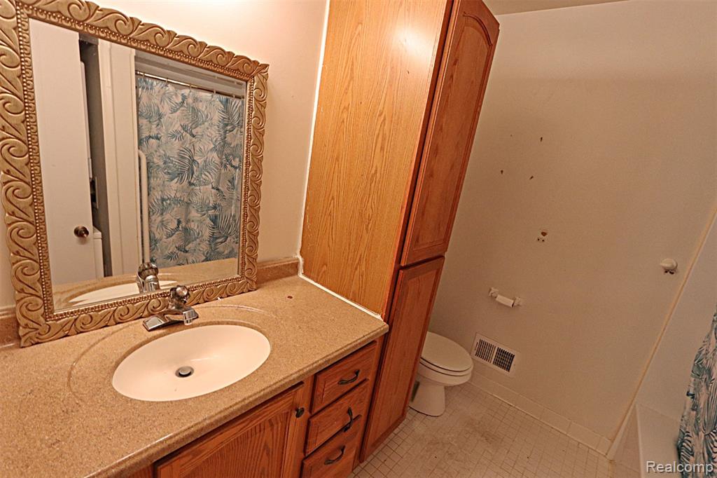 27654 E Echo Valley E Street, 232, Farmington Hills, MI 48334 — Photo 14