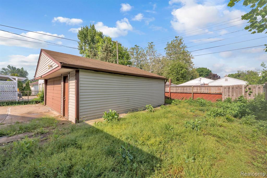 4934 McKinley Street, Dearborn Heights, MI 48125 — Photo 31