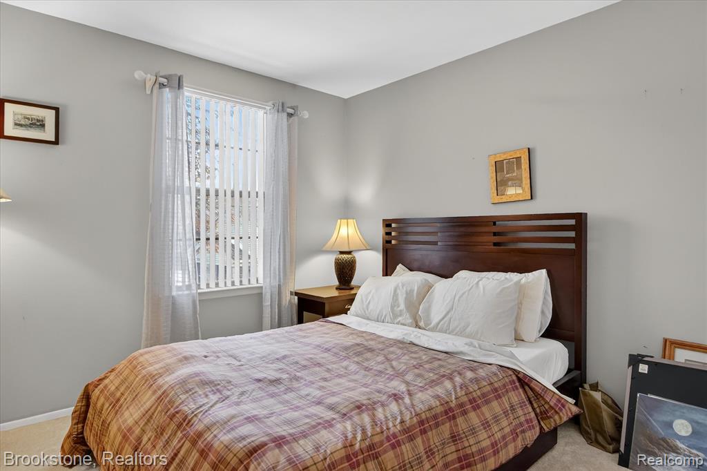 30 Pine Tree Ridge Drive, Waterford, MI, 48327