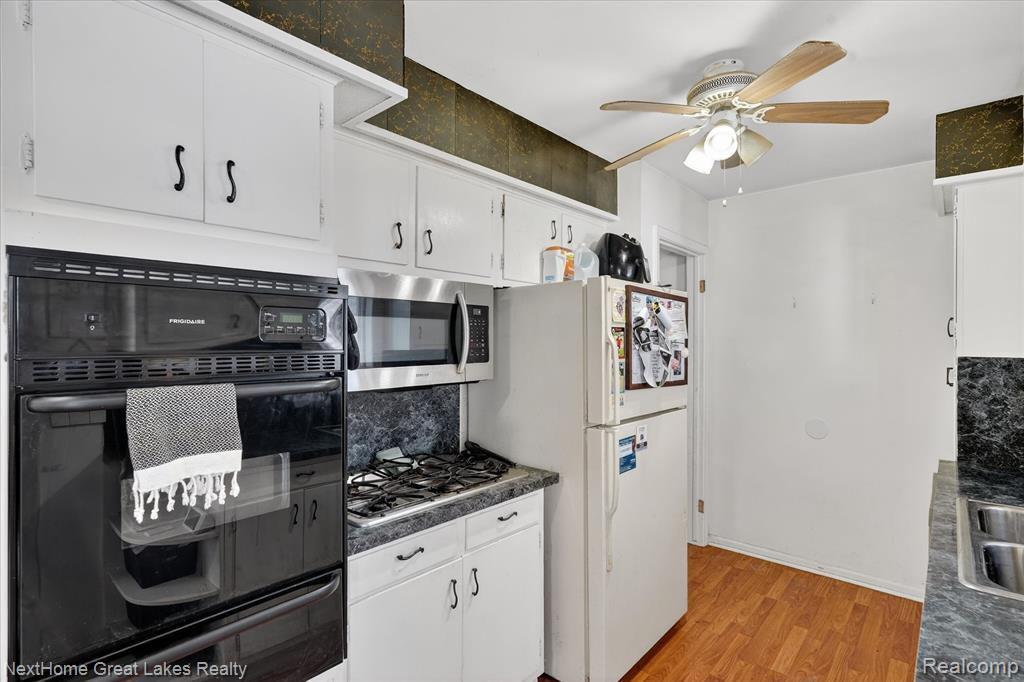 4444 Carmanwood Drive, Flint, MI 48507 — Photo 13
