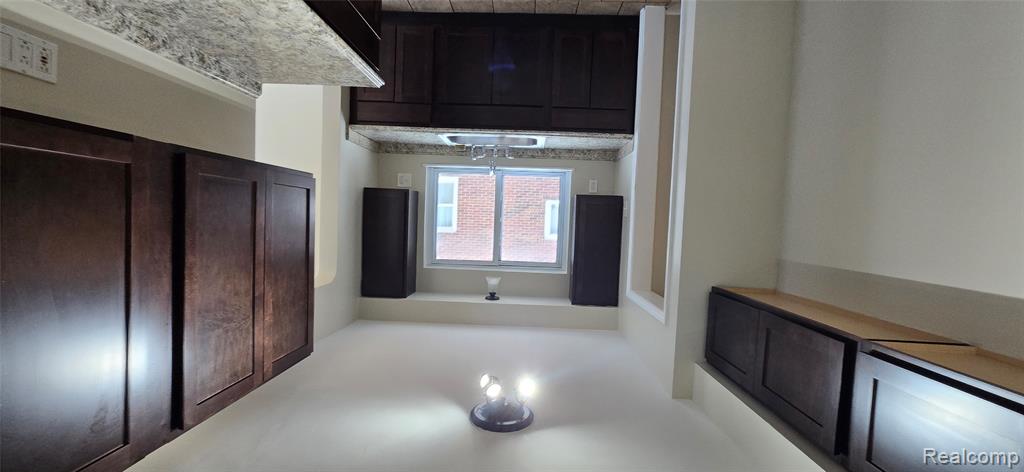 8669 Grayfield Street, Dearborn Heights, MI 48127 — Photo 6