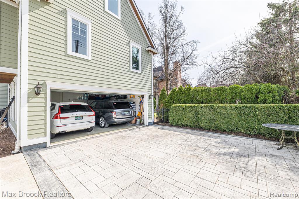 570 Pierce Street, Birmingham, MI 48009 — Photo 35