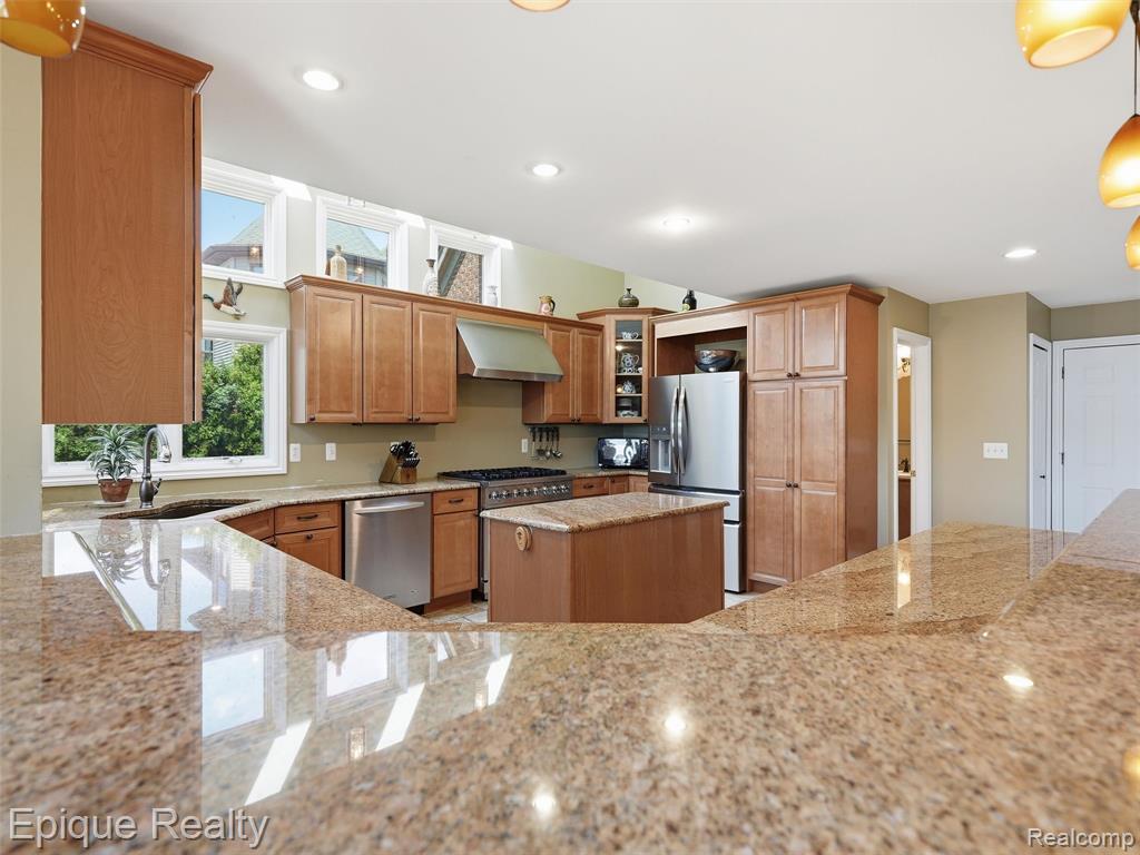 33124 N River Road, Harrison Township, MI — Photo 25