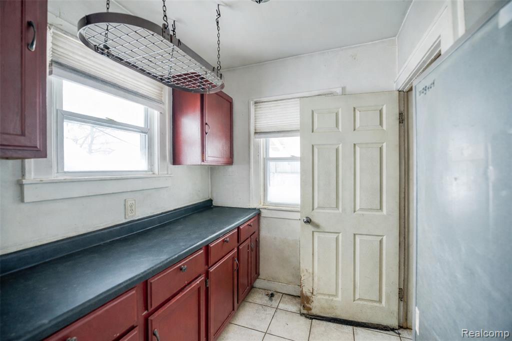 724 Robinwood Street, Pontiac, MI 48340 — Photo 15