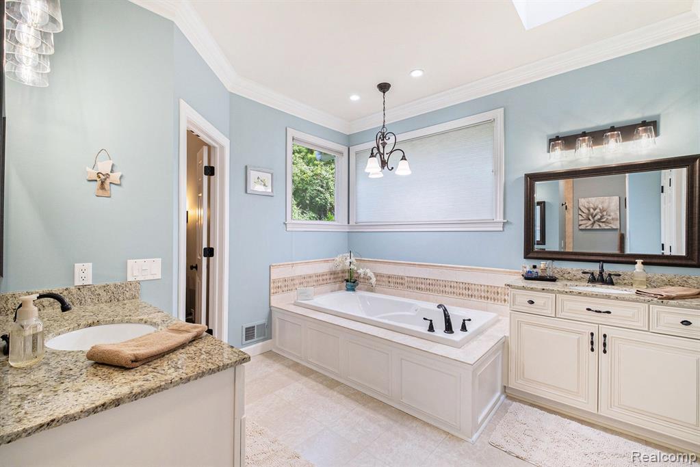 5259 PINEWOOD Drive, Brighton, MI 48116 — Photo 25