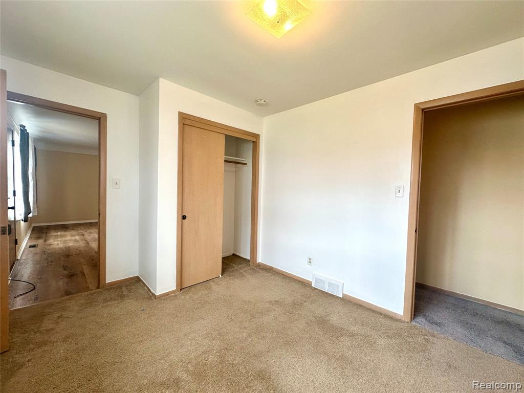 6644 Cronin Drive, Dearborn Heights, MI 48127 — Photo 12