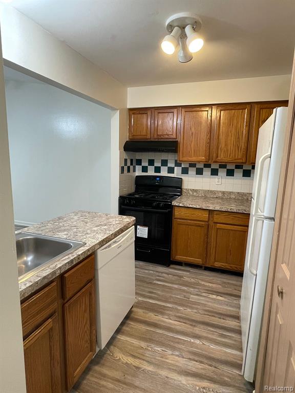 4048 HEATHERWOOD, Warren, MI 48092 — Photo 13
