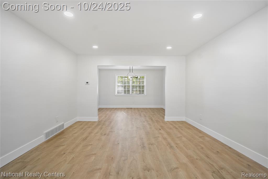 4427 Westover Drive, West Bloomfield, MI 48323 — Photo 25