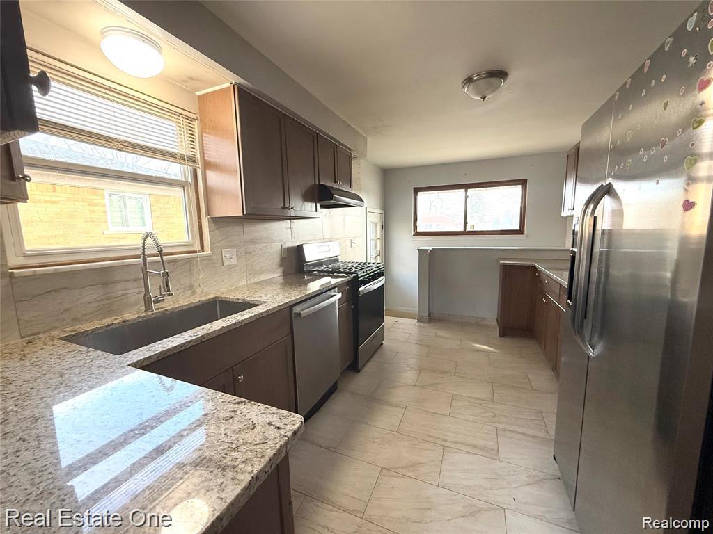 6845 Plainfield Street, Dearborn Heights, MI 48127 — Photo 5