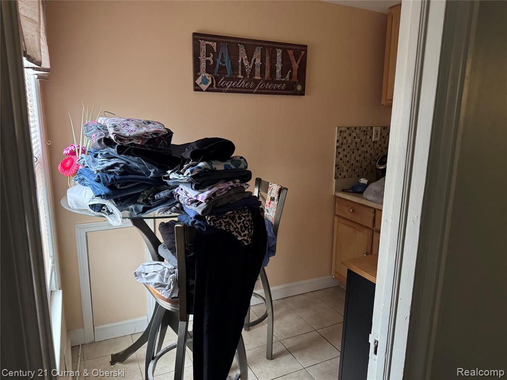 6919 Winthrop Street, Detroit, MI 48228 — Photo 9