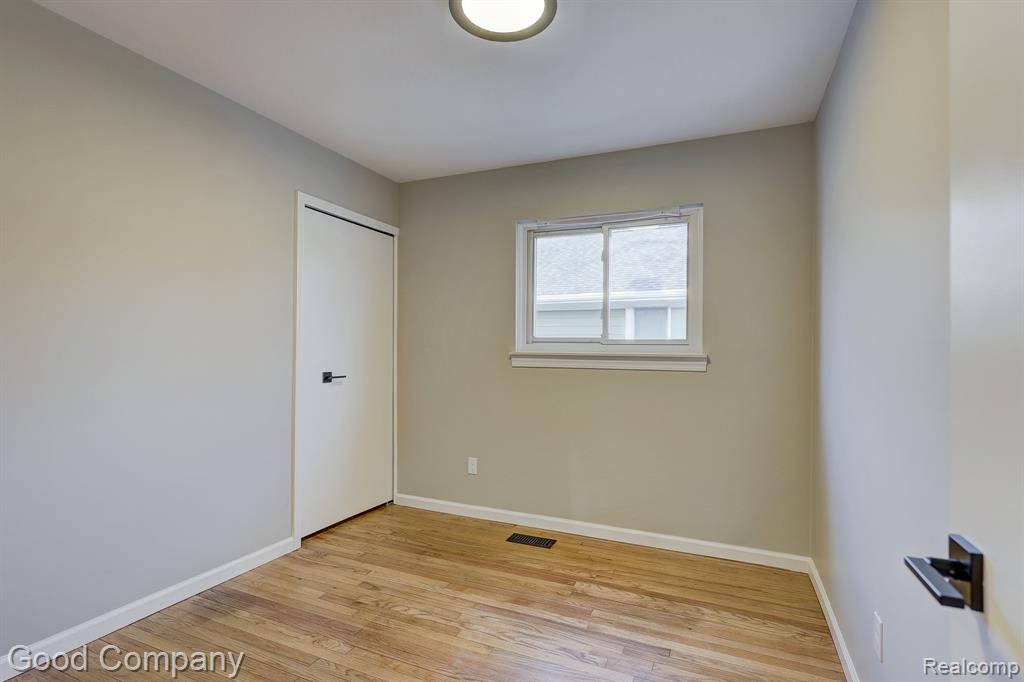 550 Roth Boulevard, Clawson, MI — Photo 12