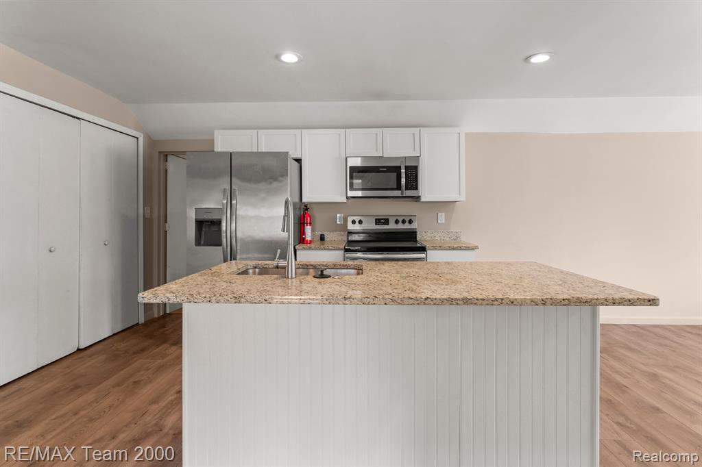 47461 VANKER Avenue, Shelby Twp, MI 48317 — Photo 15