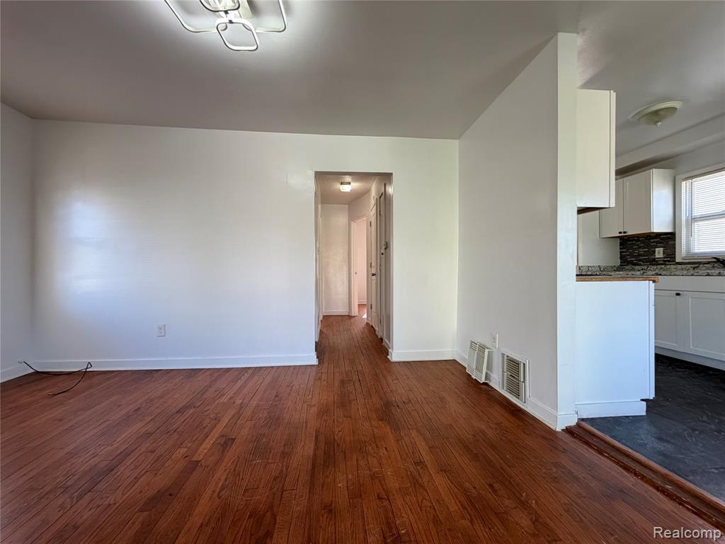 5698 Greenview Avenue, Detroit, MI 48228 — Photo 10
