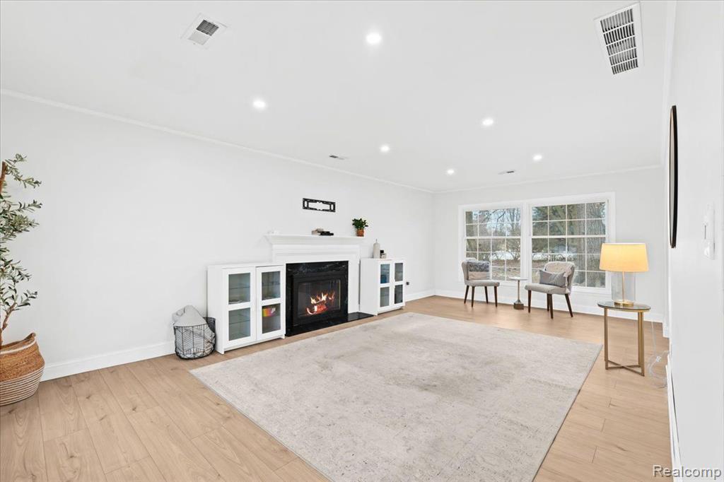 4675 QUARTON Road, Bloomfield Hills, MI 48301 — Photo 10