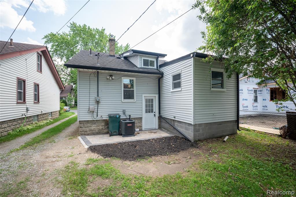 543 E Saratoga Street, Ferndale, MI 48220 — Photo 4