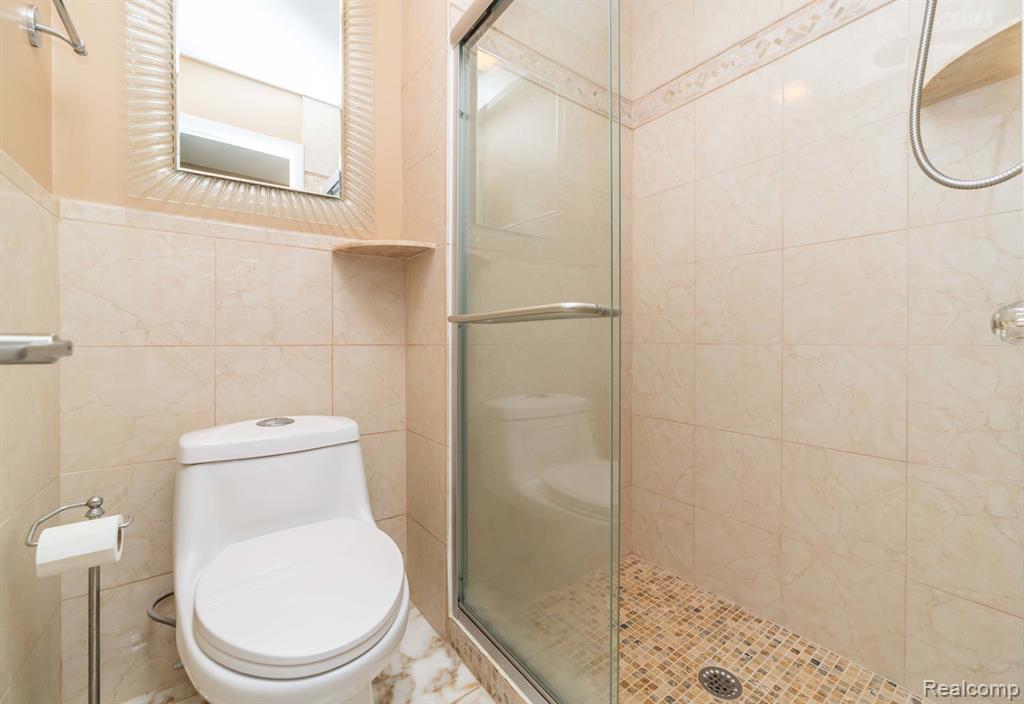 5628 WARRENSHIRE Drive, West Bloomfield, MI — Photo 41
