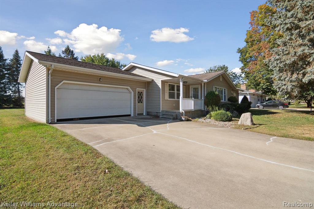 245 Lyn Brook Drive, Coldwater, MI 49036 — Photo 2