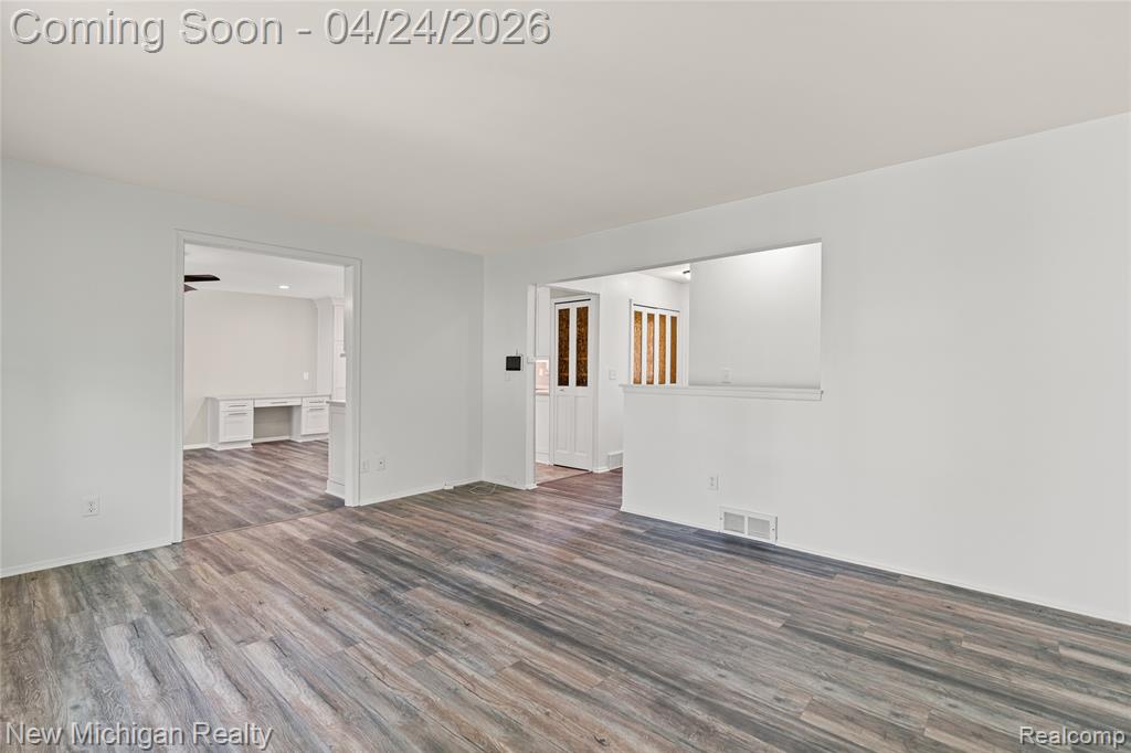 4452 Saint Martins Drive, Flint, MI 48507 — Photo 16