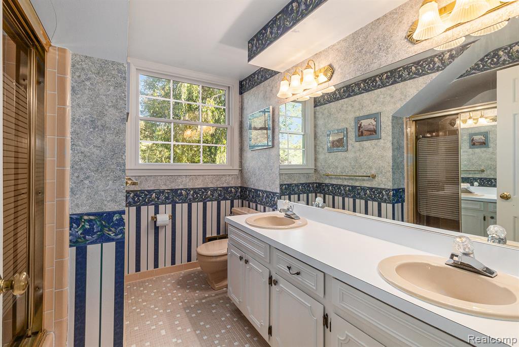 4597 Broughton Drive, Bloomfield Hills, MI 48301 — Photo 37