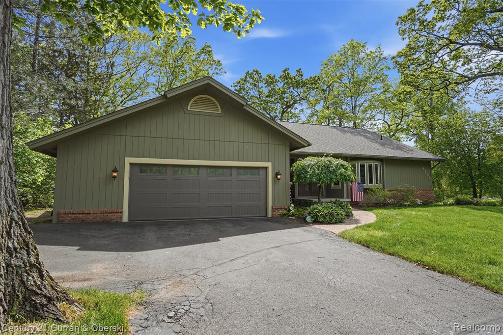 4233 Blain Island Road, Waterford, MI 48329 — Photo 2