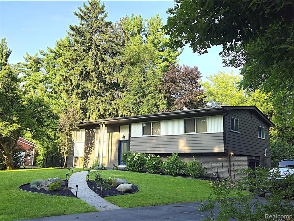 7120 Pebblecreek Road, West Bloomfield, MI — Photo 2