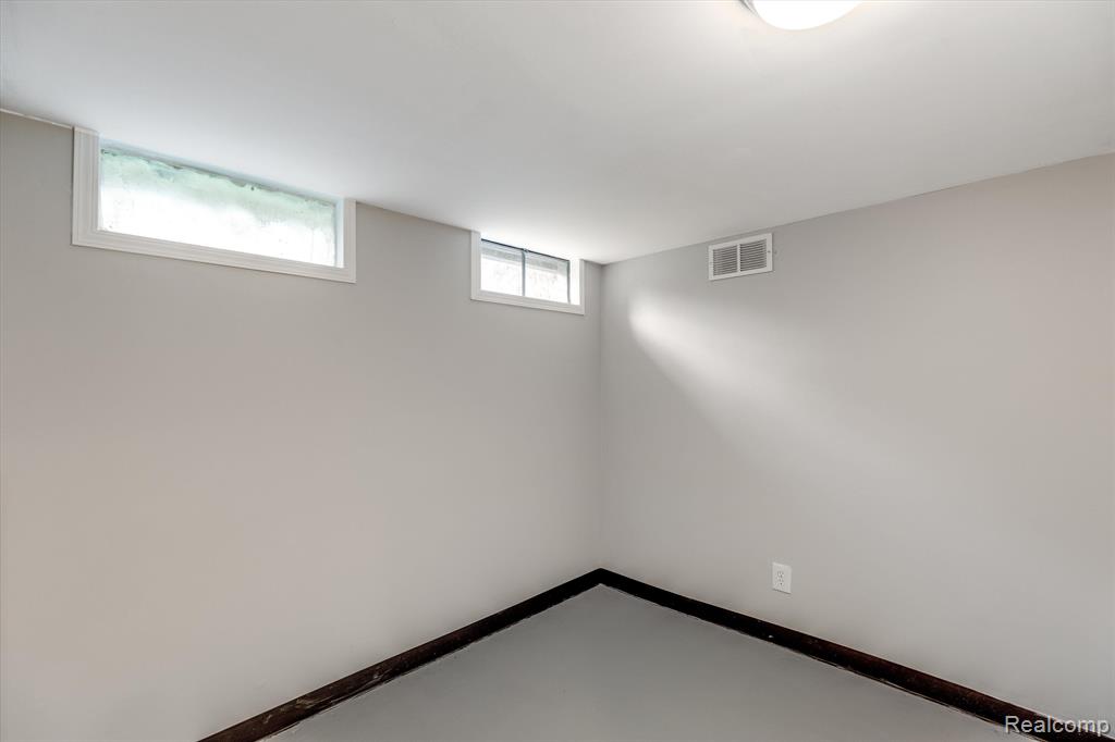 827 MADISON Street, Ypsilanti, MI 48197 — Photo 24