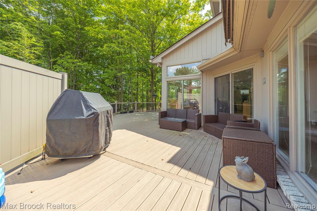6067 Charles Drive, West Bloomfield, MI — Photo 59