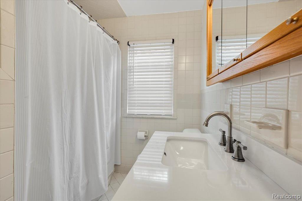 700 SILMAN Street, Ferndale, MI 48220 — Photo 11