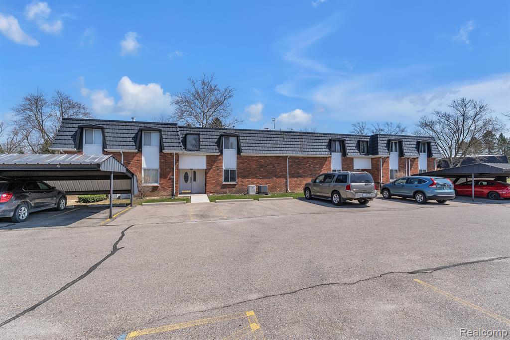 1842 COLONIAL VILLAGE Way, 2, Waterford, MI 48328 — Photo 32