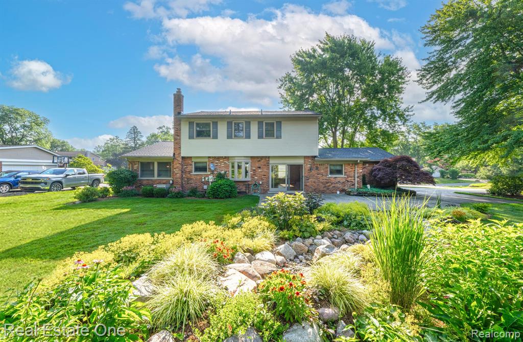 563 MILLSTONE Drive, Rochester Hills, MI 48309 — Photo 13