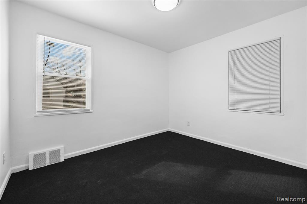 17028 W Chicago Street, Detroit, MI 48228 — Photo 9