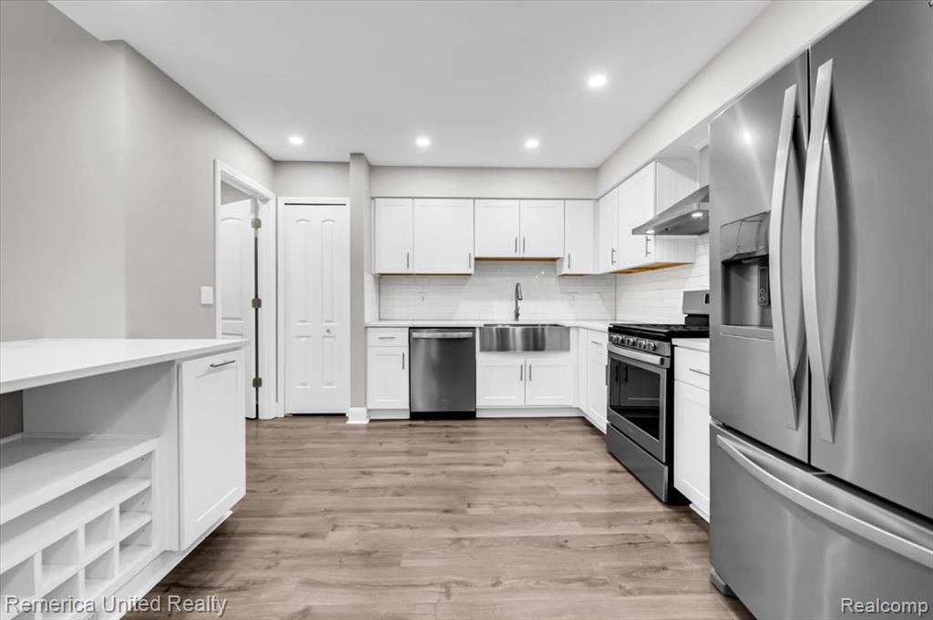 7968 Lawrence, West Bloomfield, MI — Photo 15