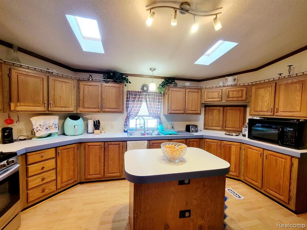 11616 Heron Bay Drive, Fenton, MI 48430 — Photo 2