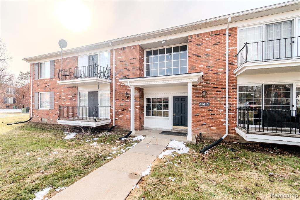 474 Fox Hills Drive N, Bloomfield Hills, MI 48304 — Photo 16