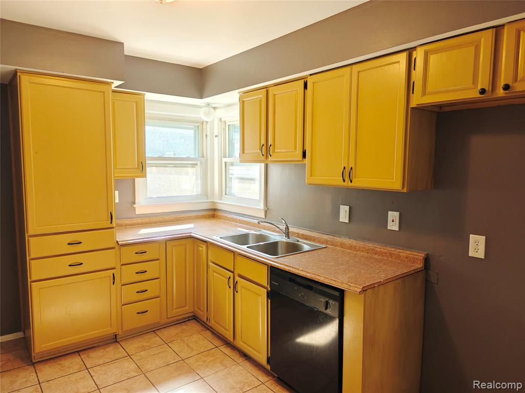 4615 Julius Boulevard, Westland, MI 48186 — Photo 5