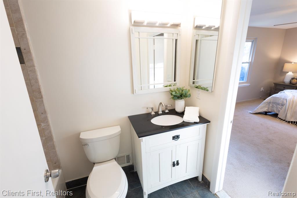584 Worthington Road, Canton, MI 48188 — Photo 22