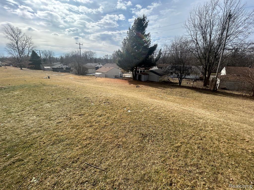 5262 VAN WINKLE Street, Brighton, MI 48116 — Photo 13