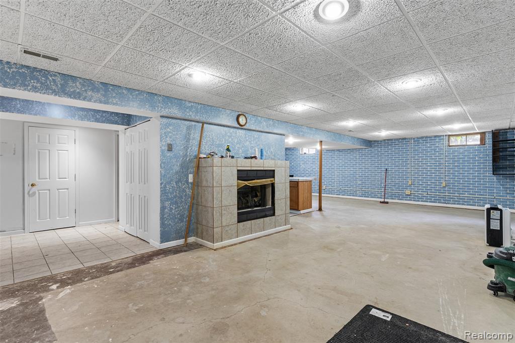 4303 Pratt Avenue, Grand Blanc, MI 48439 — Photo 27