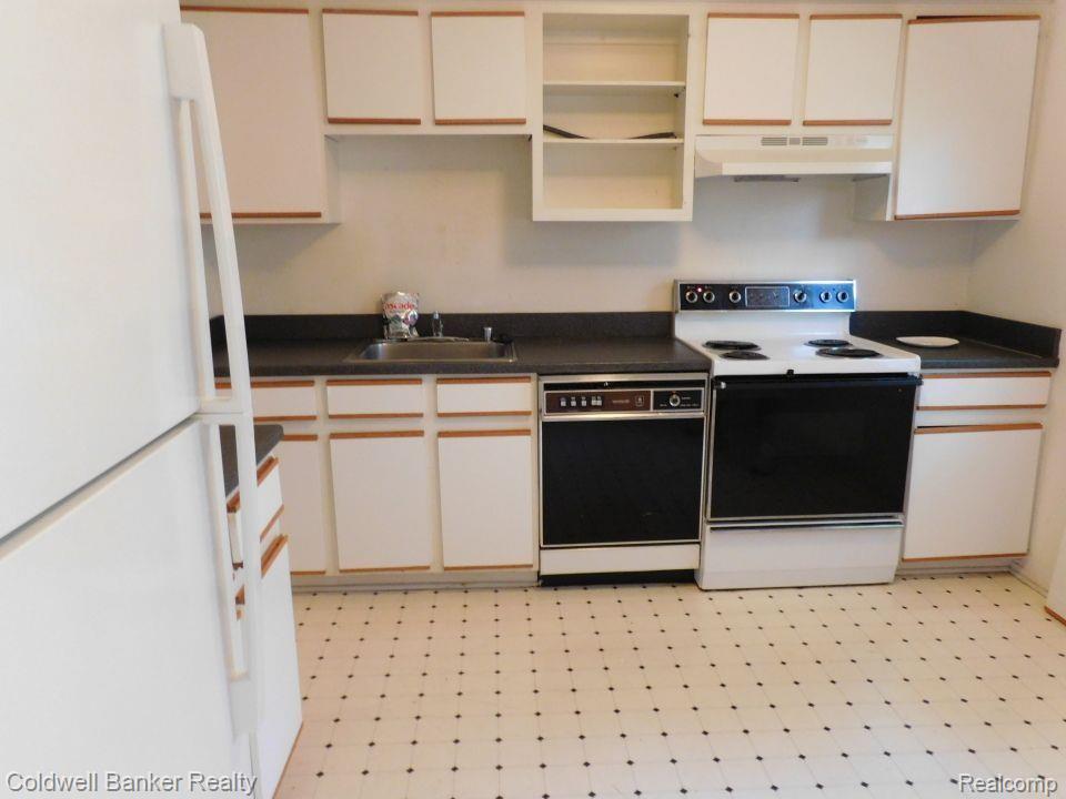 5238 BREEZE HILL, Troy, MI 48098 — Photo 11