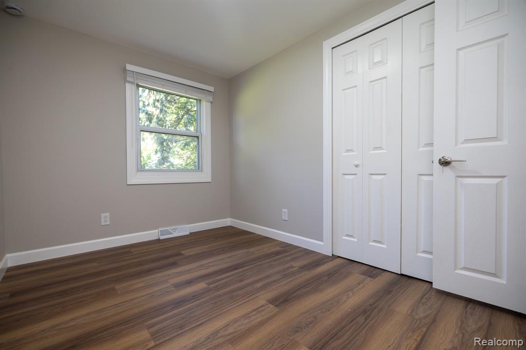 9650 Cooley Lake Road, White Lake, MI — Photo 18