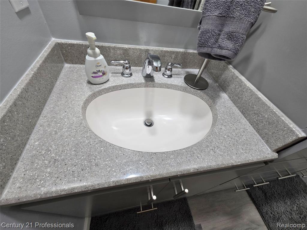 650 Longford Drive, Rochester Hills, MI 48309 — Photo 19